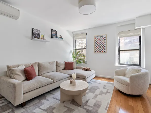 240 East 24th Street 1E image 1 of 4