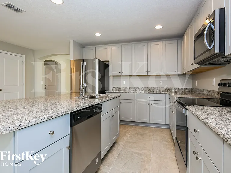 466 Earhart Dr — Photo 7