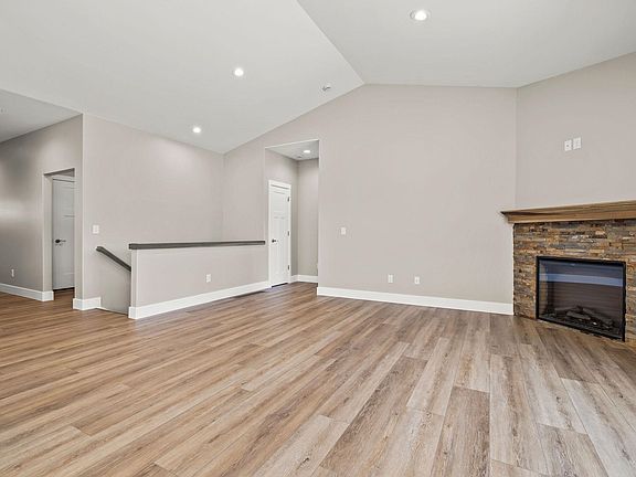 5th image of 5810 Diamond View East Dr