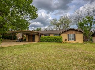 106 Shamrock Dr, Palestine, TX