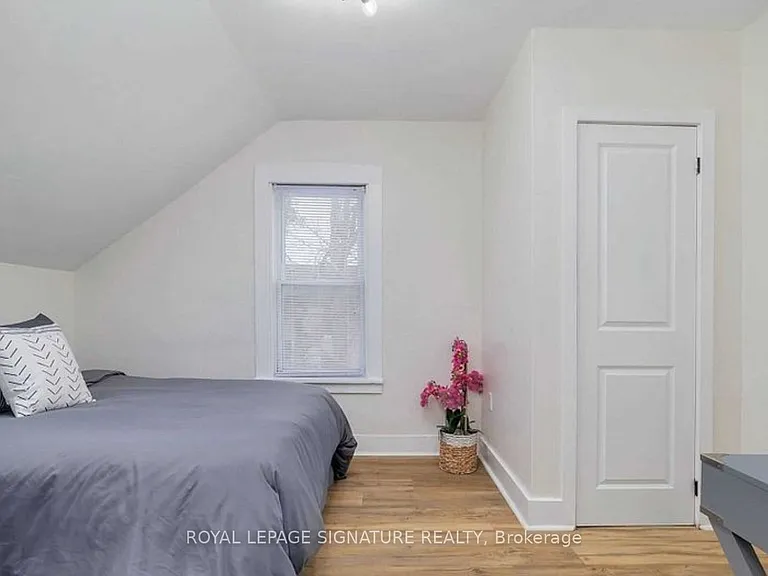 659 Dolph St N #UPPER — Photo 9