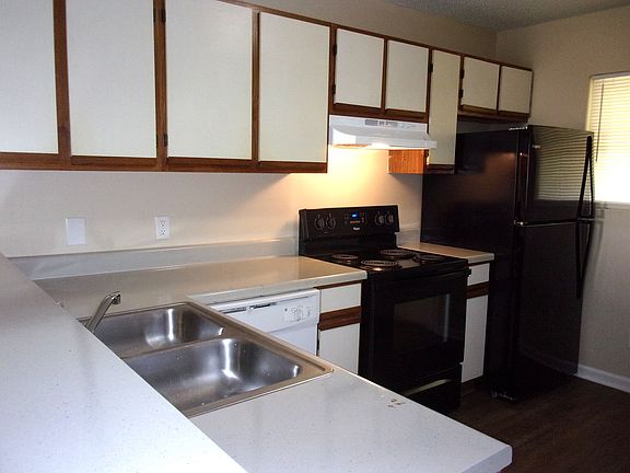 4th image of 1484 Flintwood Dr