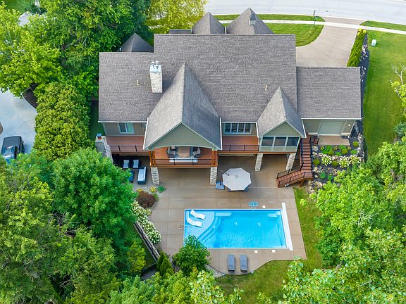 3rd image of 10240 Springstone Rd