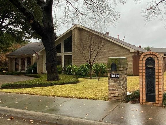 2nd image of 10119 Woodlake Dr
