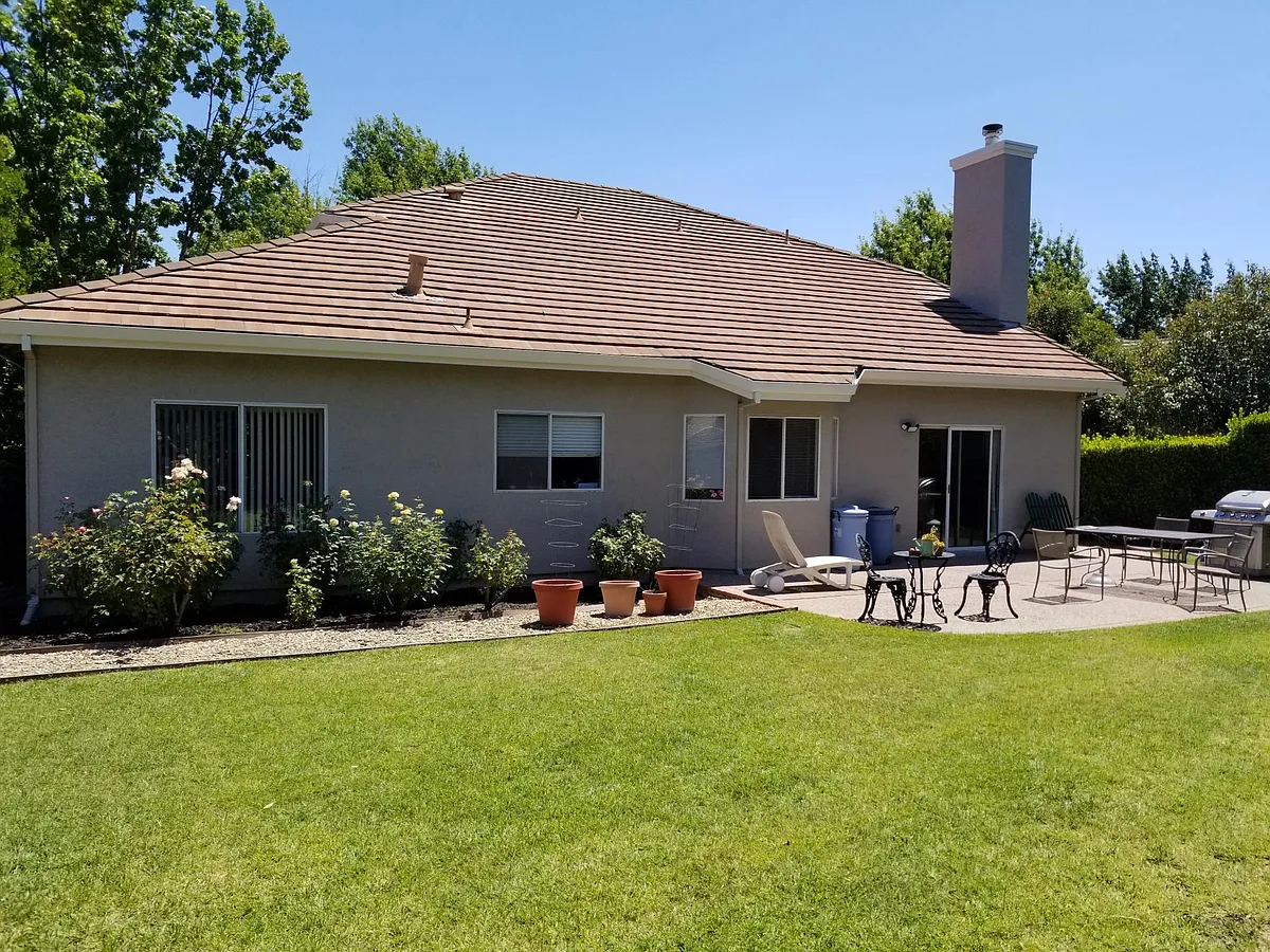 BACKYARD & PATIO - 2065 Walnut Shadows Ct