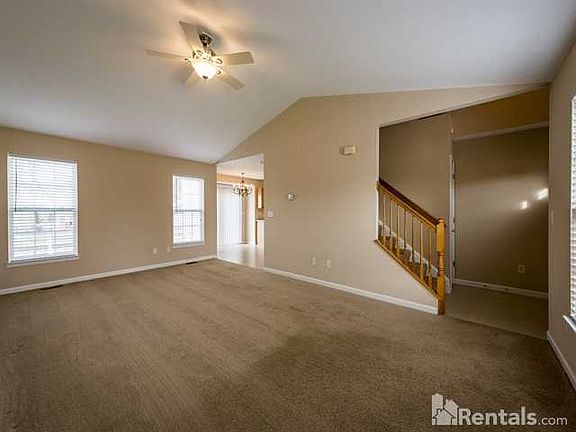 3rd image of 472 Indian Lake Dr