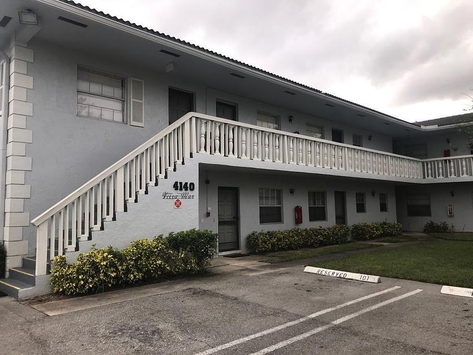 1st image of 4140 Woodside Dr APT 206