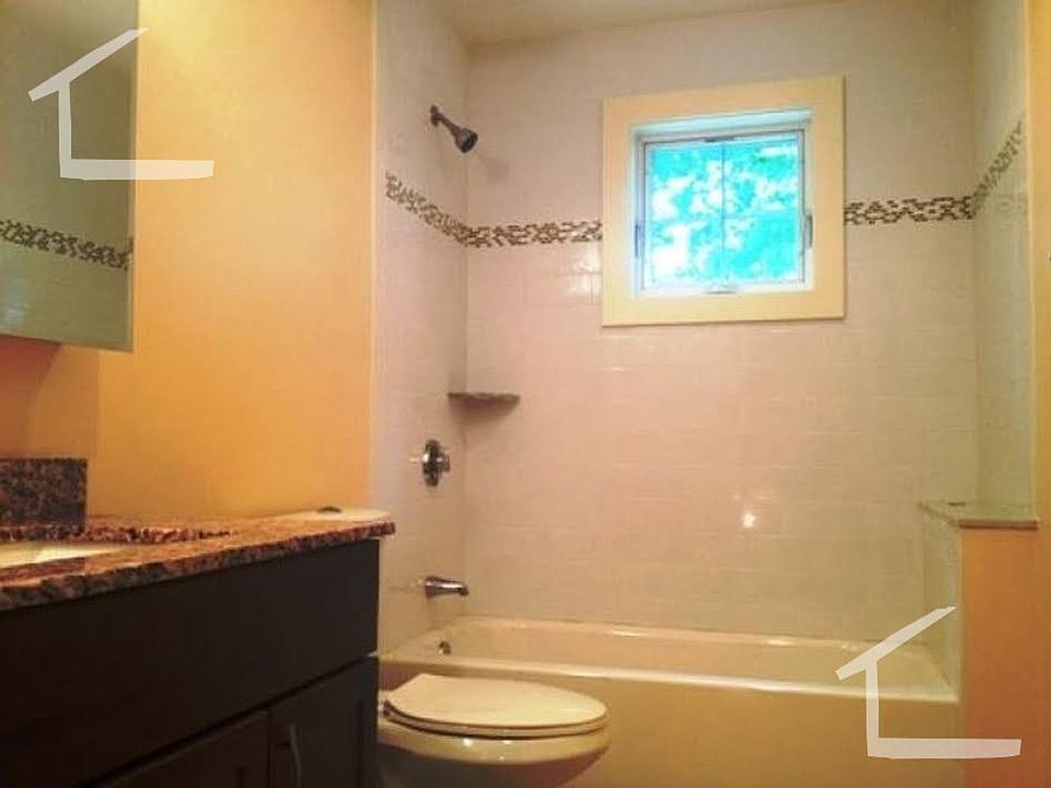 2nd image of 11 Sparhawk St #12