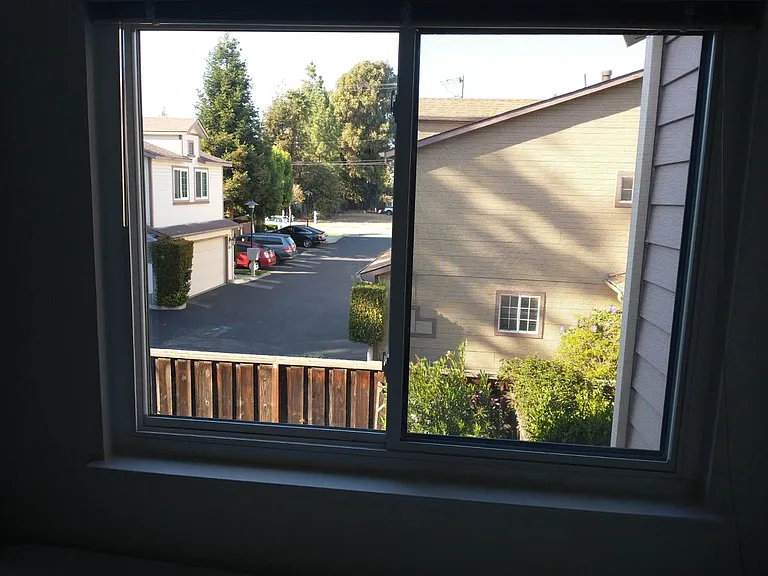 4038 Penny Ter — Photo 2