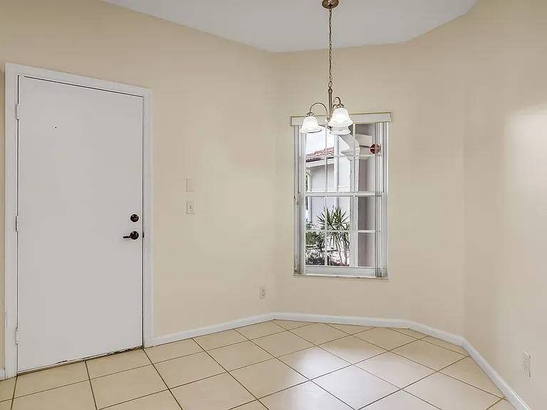 8320 Via Serena — Photo 18
