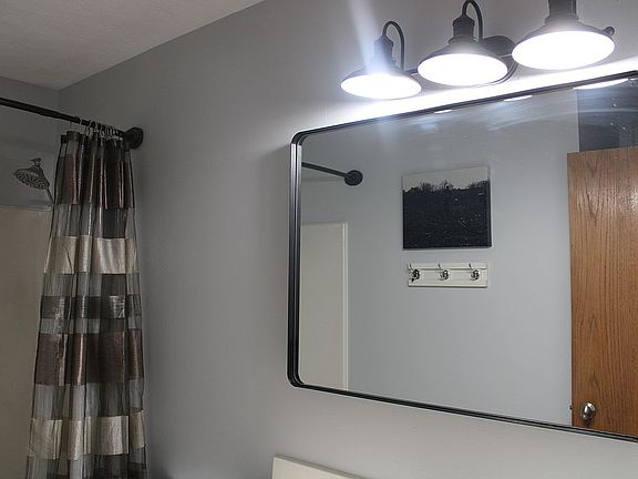 4th image of 807 2nd Avenue Cir