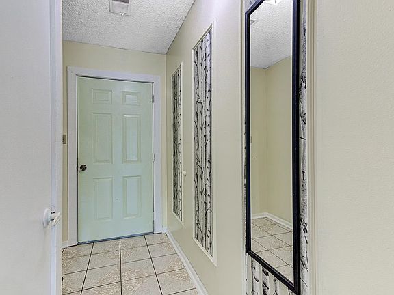 5th image of 4215 Rosewind Cir