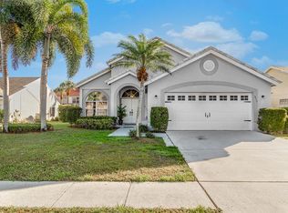 1050 Sweet Briar Pl, Wellington, FL 33414