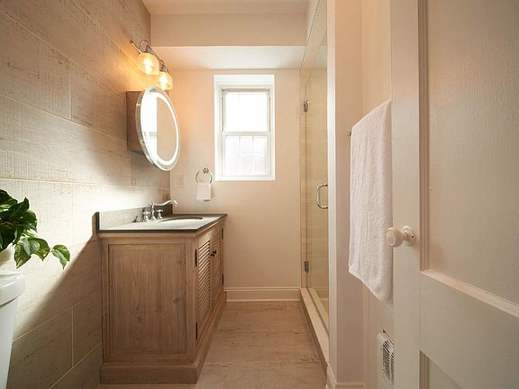3rd image of 378 Claremont Ave APT 1