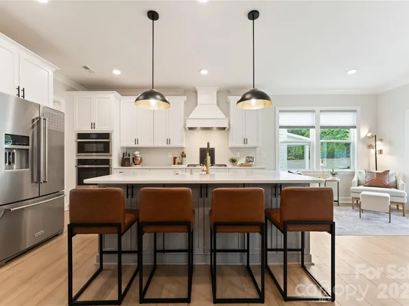 11117 Lochmere Rd, Charlotte, NC 28278