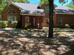 1225 Meadow Way, Terrell, TX 75160