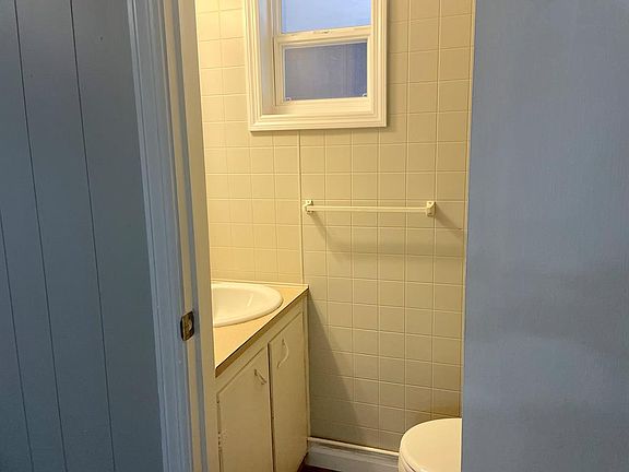 3rd image of 113 Woodland Way
