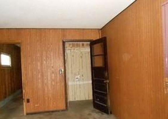 5th image of 309 1st St NW