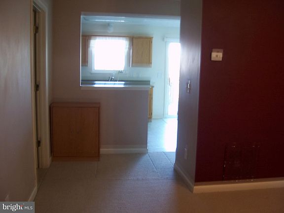 4th image of 128 Seabreeze Ln