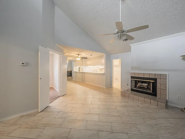 2800 Keller Springs Rd #10 — Photo 4