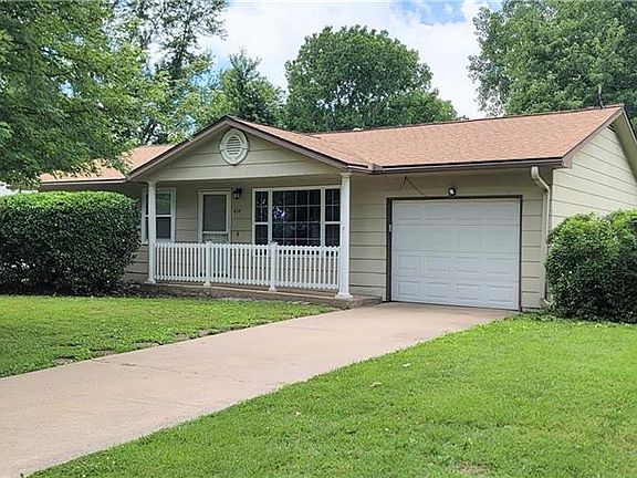 2nd image of 414 Kansas Dr