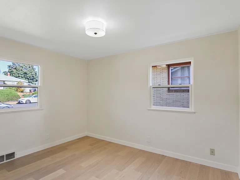 Bedroom 1 - Main Level