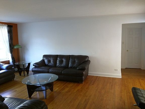 4th image of 6100 N Winchester Ave
