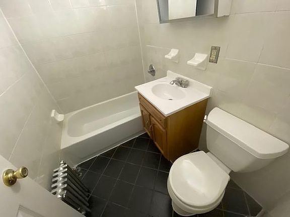 5th image of 288 Riverdale Ave