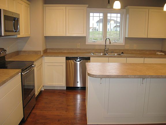 4th image of 883 Goldenview Ct