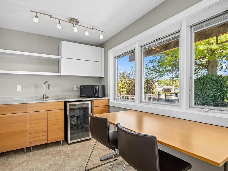 201 Edgewater Dr #B — Photo 11