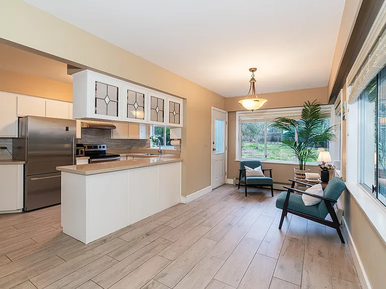 68XX Arbutus St — Photo 3