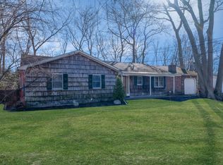 81 Mahogany Rd, Rocky Point, NY 11778