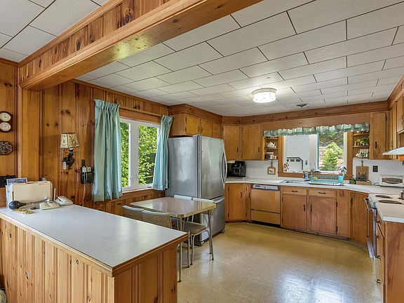 4th image of 244 Pinewood Shores