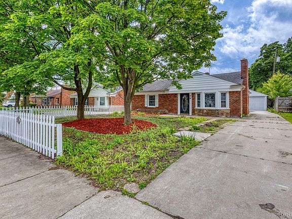 4th image of 4335 W Forteen Mile Rd