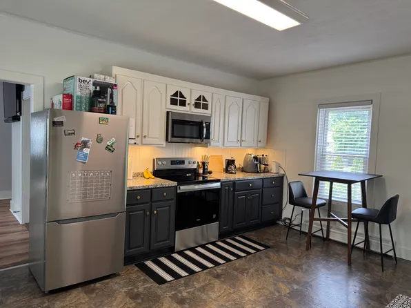 79 Church St #2, North Walpole, NH 03609