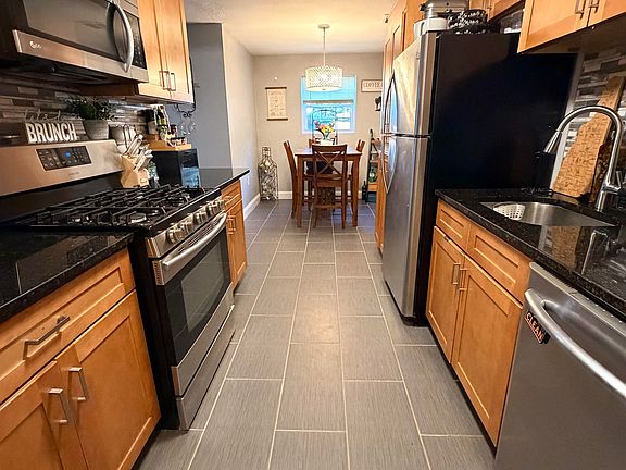 3rd image of 1 Louisburg Square #1