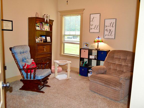 5th image of 4 Gunnison Dr