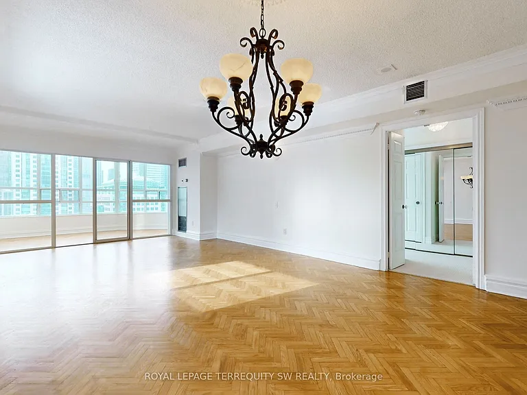 71 Simcoe St #2001 — Photo 9