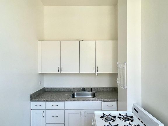 3rd image of 1635 Pierce St APT 7
