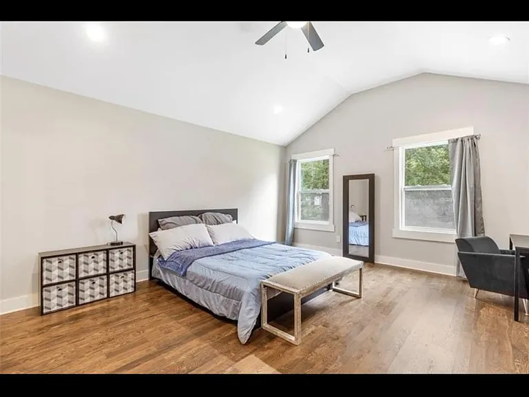 2039 Glendale Dr — Photo 23