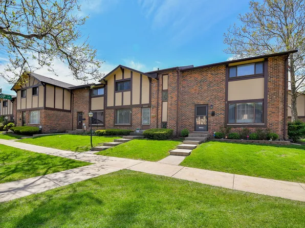 1S206 Radford Ln, Villa Park, IL 60181