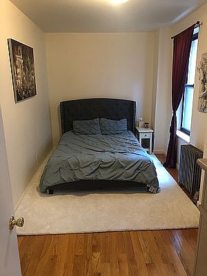 3rd image of 140 W 71st St APT 4