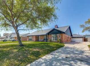 2406 Shelia St, Pearland, TX 77581