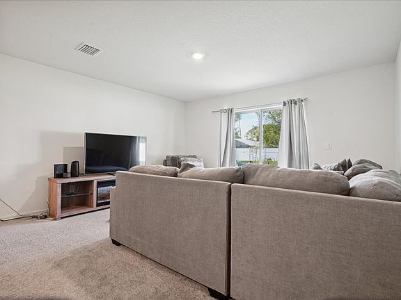3rd image of 49B Bannbury Ln