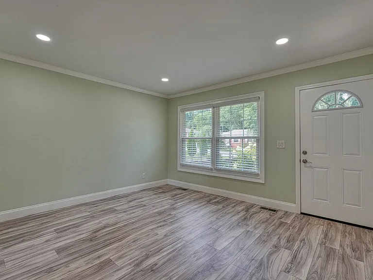 311 Pioneer Pl — Photo 23