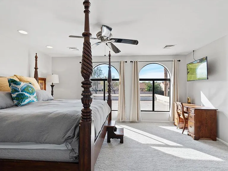 1745 N La Rosa Dr — Photo 21
