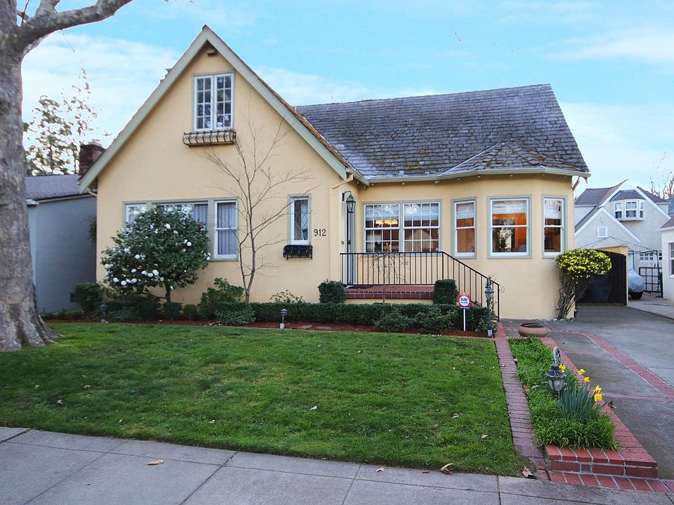2nd image of 912 44th St