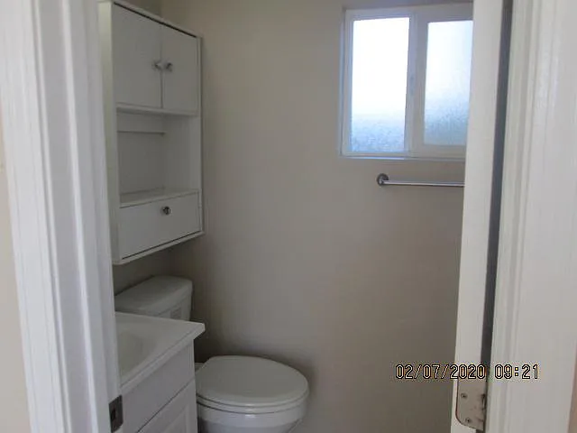 Studio, 1040 sqft, $800 — Photo 2