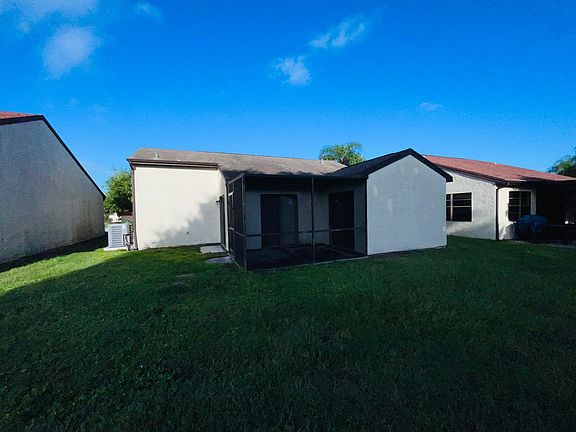 3rd image of 1331 SE Birmingport Ct