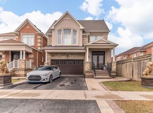 220 Castle Oaks Cross, Brampton, ON L6P3X2